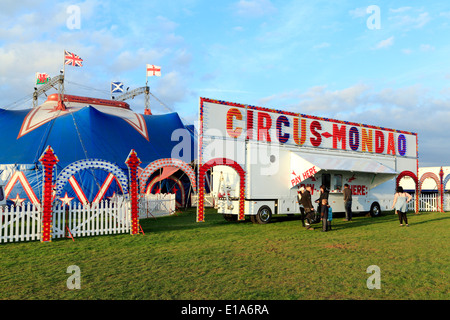 Zirkus Mondao, Reisen UK-Zirkus-Show zeigt Big Top Kings Lynn England Stockfoto