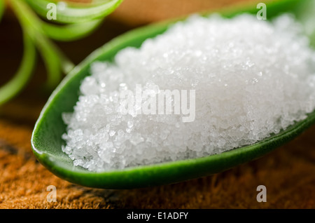 Nahaufnahme von Meersalz - Fleur de sel. Stockfoto