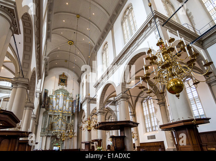 Wiederanpassend berühmte Westerkerk evangelischen Kirche am Prinsengracht Amsterdam Stockfoto