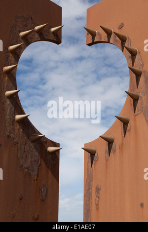 Wünschen Sie Kunstinstallation auf Blackpool Promenade - Chris Knight, 2001. Corten-Stahl Platten mit Edelstahl-spikes Stockfoto