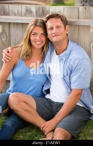 Porträt des jungen Brautpaares Stockfoto