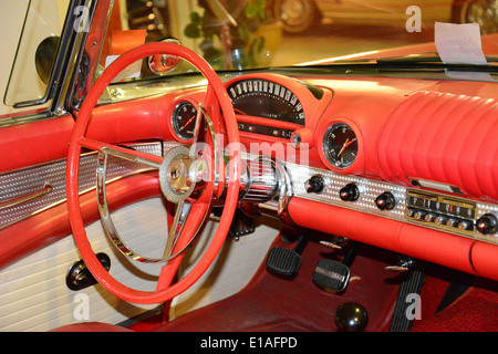 Amerikanische Thunderbird Auto Innenausstattung, Malta Classic Car Museum, Qawra, St. Pauls Bay, Northern District, Republik Malta Stockfoto