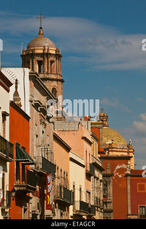 Traditionelle koloniale Gebäude im historischen Zentrum der Stadt QUERETARO - Mexiko Stockfoto