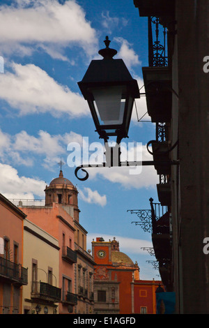 KOLONIALARCHITEKTUR im historischen Zentrum der Stadt QUERETARO - Mexiko Stockfoto