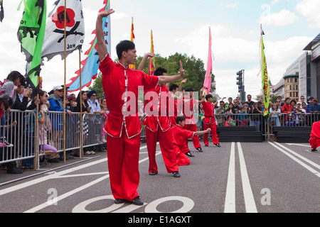 Kung Fu Vorführung Team Auftritt beim Festival - USA Stockfoto