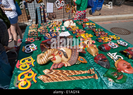 Hand geschnitzt Holz Nepali Masken Stockfoto