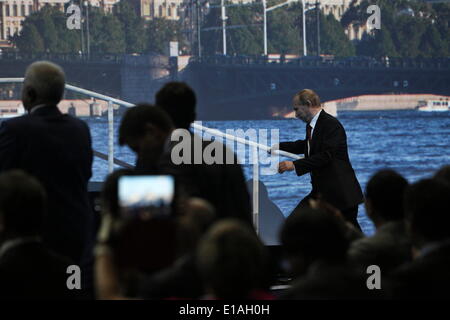 St Petersburg, Russland. 23. Mai 2014. Der russische Präsident Vladimir Putin hält eine Rede während Sankt Petersburg International Economic Forum am 23. Mai, 2014 Valja Egorshin/NurPhoto/ZUMAPRESS.com/Alamy © Live News Stockfoto