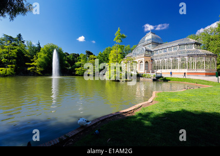 Ansicht des Crystal Palace im Buen Retiro Park in Madrid Spanien Stockfoto