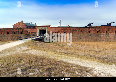 Eingangstor und die Wände des ein Backstein Fort, Fort Clinch, Nassau County, Florida Stockfoto