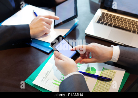 Menschen arbeiten im Büro Stockfoto