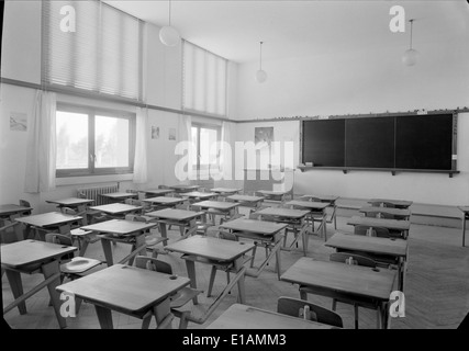 Liceu Francês Charles Le Pierre in Lissabon, Portugal, ist eine französische internationale Schule, die für ihre hervorragende Bildung und kulturelle Integration bekannt ist. Sie ist eine wichtige Institution für französischsprachige Gemeinschaften in Portugal. Stockfoto