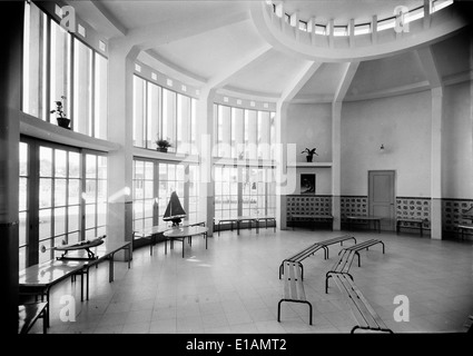 Liceu Francês Charles Le Pierre in Lissabon, Portugal, ist eine französische internationale Schule, die für ihre Bildungsprogramme und ihren zweisprachigen Lehrplan bekannt ist. Es bietet Studenten in Lissabon eine qualitativ hochwertige Ausbildung. Stockfoto
