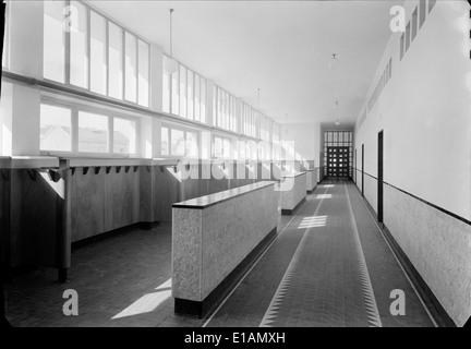 Liceu Francês Charles Le Pierre in Lissabon ist eine renommierte französische Schule, die für ihre akademische Exzellenz bekannt ist. Von Mário Novais erfasst, stellt es eine wichtige Institution in der Bildungslandschaft der Stadt dar. Stockfoto