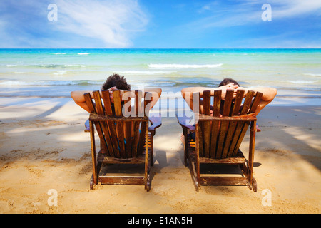 paar am Strand ausruhen Stockfoto