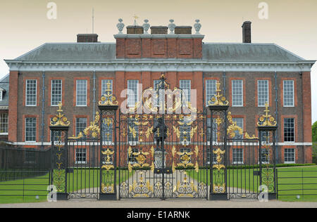 Tor vor Kensington Palace, Borough of Kensington und Chelsea, London, England, Vereinigtes Königreich Stockfoto