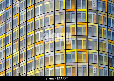 Gelben Fenstern der ADAC zentrale, München, Bayern, Deutschland Stockfoto