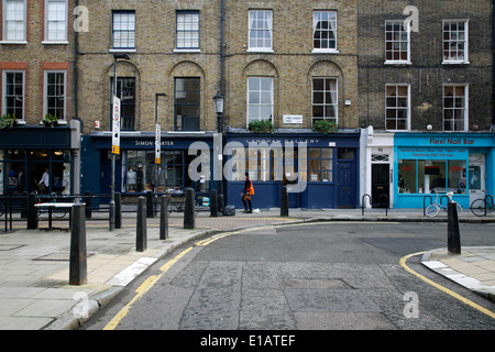 Simon Carter, Langham Galerie und Flexi Nail Bar auf Lamb es Conduit Street, Bloomsbury, London, UK Stockfoto