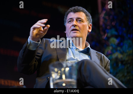 Steven Moffat Drehbuchautor spricht über seine Arbeit auf Dr, & Sherlock bei Hay Festival 2014 Hay-on-Wye Wales UK © Jeff Morgan Stockfoto