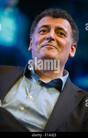 Steven Moffat Drehbuchautor spricht über seine Arbeit auf Dr, & Sherlock bei Hay Festival 2014 Hay-on-Wye Wales UK © Jeff Morgan Stockfoto