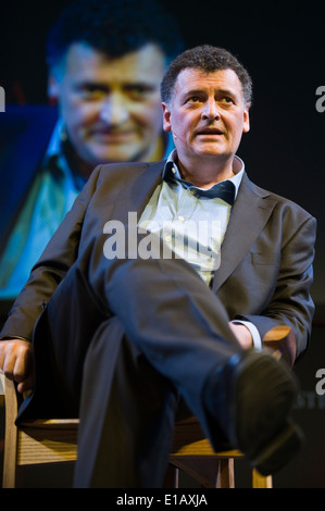 Steven Moffat Drehbuchautor spricht über seine Arbeit auf Dr, & Sherlock bei Hay Festival 2014 Hay-on-Wye Wales UK © Jeff Morgan Stockfoto