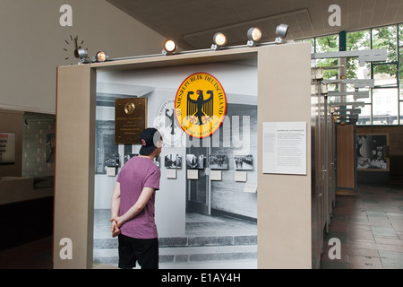 Der Tränenpalast (Tränenpalast) ist der Berliner Colloquialism für den ehemaligen Grenzübergang in Berlin Friedrichstraße. Stockfoto