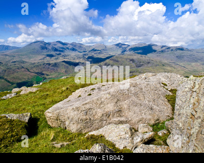 Die scafell Goup, England's höchste Berge, über Obere Eskdale von Harter fiel gesehen in der Lake District National Park Stockfoto