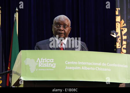 Maputo, Mosambik. 29. Mai 2014. Mosambiks Präsident Armando Guebuza befasst sich mit der Eröffnung der "Africa Rising" Konferenz in Maputo, Mosambik, 29. Mai 2014. Die "Africa Rising" Konferenz, co-moderiert von der mosambikanischen Regierung und dem Internationalen Währungsfonds (IWF), eröffnet am Donnerstag in der Hauptstadt Maputo, diskutieren die Herausforderungen für Subsahara-Afrika, wie es bei der starken wirtschaftlichen Vorteile, die seit der Weltwirtschaftskrise 2008 baut. Bildnachweis: Li Xiaopeng/Xinhua/Alamy Live-Nachrichten Stockfoto