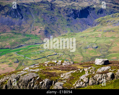 Hardknott Roman Fort in Eskdale gesehen von den Hängen des Harter fiel. Nationalpark Lake District, Cumbria, Großbritannien Stockfoto