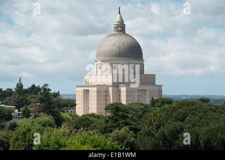 Rom. Italien. EUR. Basilica dei Santi Pietro e Paolo. Church of St Peter & Paul. Arnaldo Foschini 1939-1955. Stockfoto