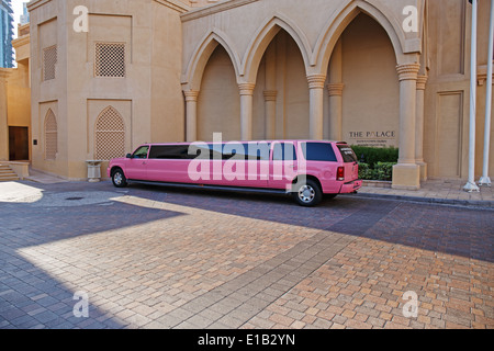 Ansicht des Palace Hotels am 13. November 2013 in Dubai, VAE. Es befindet sich auf der alten Stadt-Insel im Burj Khalifa Komplex. Stockfoto