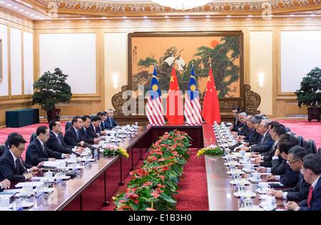 Peking, China. 29. Mai 2014. Der chinesische Ministerpräsident Li Keqiang führt Gespräche mit malaysische Premierminister Najib Razak in Peking, Hauptstadt von China, 29. Mai 2014. © Wang Ye/Xinhua/Alamy Live-Nachrichten Stockfoto