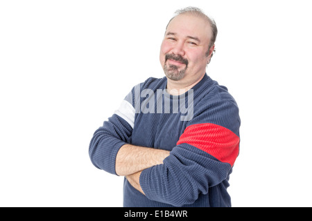 Porträt von einem freundlichen Glatzenbildung reifen Mann mit Armen gekreuzt auf weißem Hintergrund Stockfoto