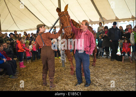 Michael Morpurgo mit "War Horse" Hay Festival 2014.  © Jeff Morgan Stockfoto