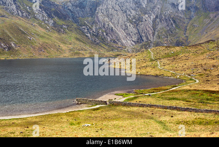 Llyn Idwal und Devils Kitchen in Snowdonia-Nationalpark Gwynedd North Wales UK, Spätfrühling. Stockfoto