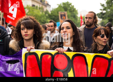 Paris, Frankreich. 29. Mai 2014. Protest gegen die Front National: Hunderte von Menschen nehmen Teil an der Demonstration in Paris, Frankreich am Donnerstag, 29. Mai 2014 organisiert. Für das erste Mal in der Geschichte Frankreichs eine Partei der extremen Rechten, Marine le Pens Front National (FN), die Wahlen zum Europäischen Parlament mit 25 Prozent der Stimmen Credit gewann: Cecilia Colussi/Alamy Live News Stockfoto