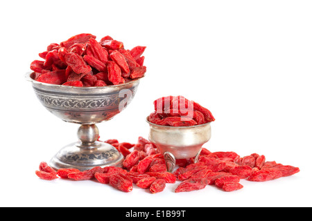 Goji-Beeren auf weißem Hintergrund Stockfoto