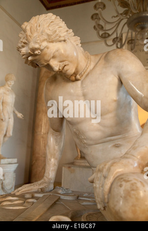 Nahaufnahme von der Statue des Dying Gaul, Musei Capitolini (Capitoline Museum), Rom Italien Europa Stockfoto