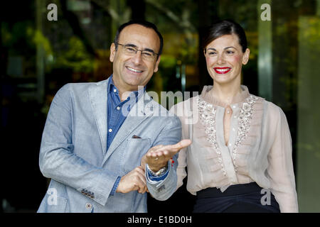 Rom, Italien. 29. Mai 2014. Rom, Italien - 29. Mai 2014: Schauspielerin Vanessa Incontrada und Carlo Conti besucht die Pressekonferenz zu den Music Awards 2014 - Fototermin in Rom © Andrea Ciucci/NurPhoto/ZUMAPRESS.com/Alamy Live-Nachrichten Stockfoto