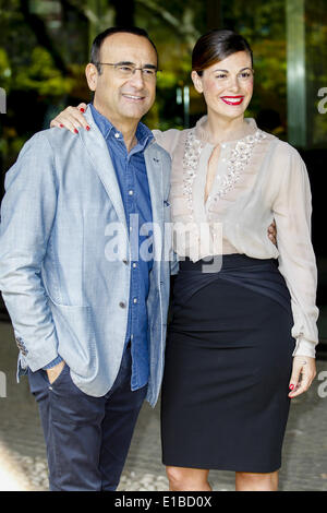 Rom, Italien. 29. Mai 2014. Rom, Italien - 29. Mai 2014: Schauspielerin Vanessa Incontrada und Carlo Conti besucht die Pressekonferenz zu den Music Awards 2014 - Fototermin in Rom © Andrea Ciucci/NurPhoto/ZUMAPRESS.com/Alamy Live-Nachrichten Stockfoto