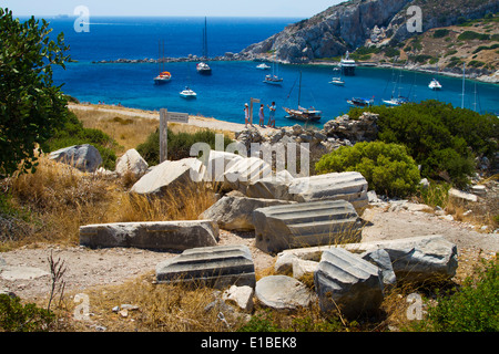 Bucht und Segelschiffe in Knidos antike griechische Stadt Ruinen. Datca Halbinsel, Mugla Provinz, Türkei, Asien. Stockfoto