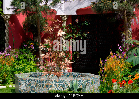 75 Jahre The Roof Gardens in Kensington Garten ein Handwerker auf der Chelsea Flower Show 2014, London, UK Stockfoto