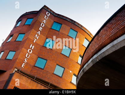 Quadrant Haus einem rotem Backstein moderne Bürogebäude im Zentrum von Redhill Surrey England UK Stockfoto