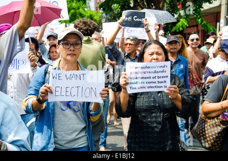Menschen, die wollen Demokratie gesammelt wurde gegen den Militärputsch in Bangkok Thailand. Stockfoto