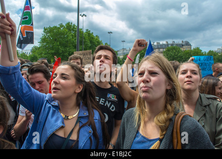 Paris, Frankreich, Anti-extreme Rechte Demonstration von wütenden französischen Jugendlichen Studenten draußen, Proteste, Proteste, Proteste, junge Teenager-Aktivist Stockfoto