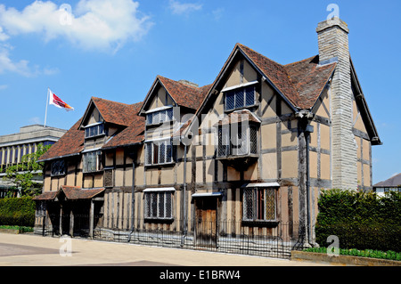 Vorderansicht von Shakespeares Geburtshaus entlang Henley Street, London, England, UK. Stockfoto