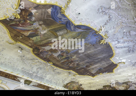 Deckengemälde von Johann Baptist Zimmermann in der Hauskapelle Fernsehumsetzer Kurfürstensaal Im Kloster Benediktbeuern Oberbayern Stockfoto