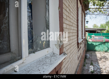 Haus in Slowjansk zerstört während der ukrainischen Granatwerferfeuer, 2014-Konflikt in der Ukraine Stockfoto