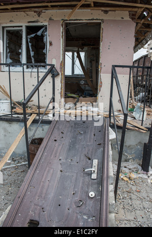 Bahnübergang an der Grenze von Slowjansk - frontline Position des pro-russischen Separatisten in der Ukraine 2014 in Konflikt Stockfoto