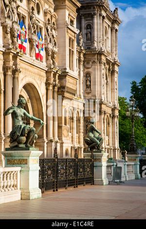 Hotel de Ville bei Sonnenuntergang, Paris Frankreich Stockfoto