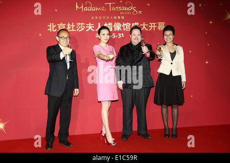 Peking, China. 29. Mai 2014. Carina Lau (L) enthüllt ihre Wachsfigur bei Madame Tussauds in Peking auf Donnerstag, 29. Mai 2014. © TopPhoto/Alamy Live-Nachrichten Stockfoto